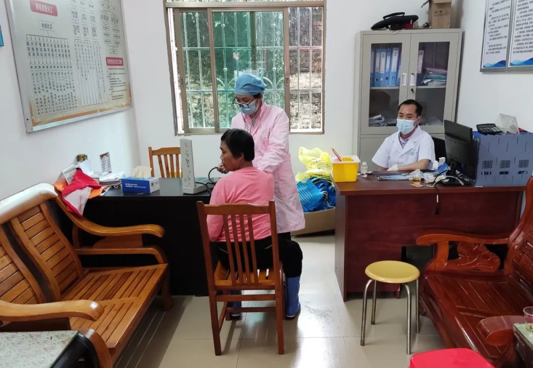 【文明實踐】義診進社區，健康入萬家——網格十二區醫療健康志愿服務活動